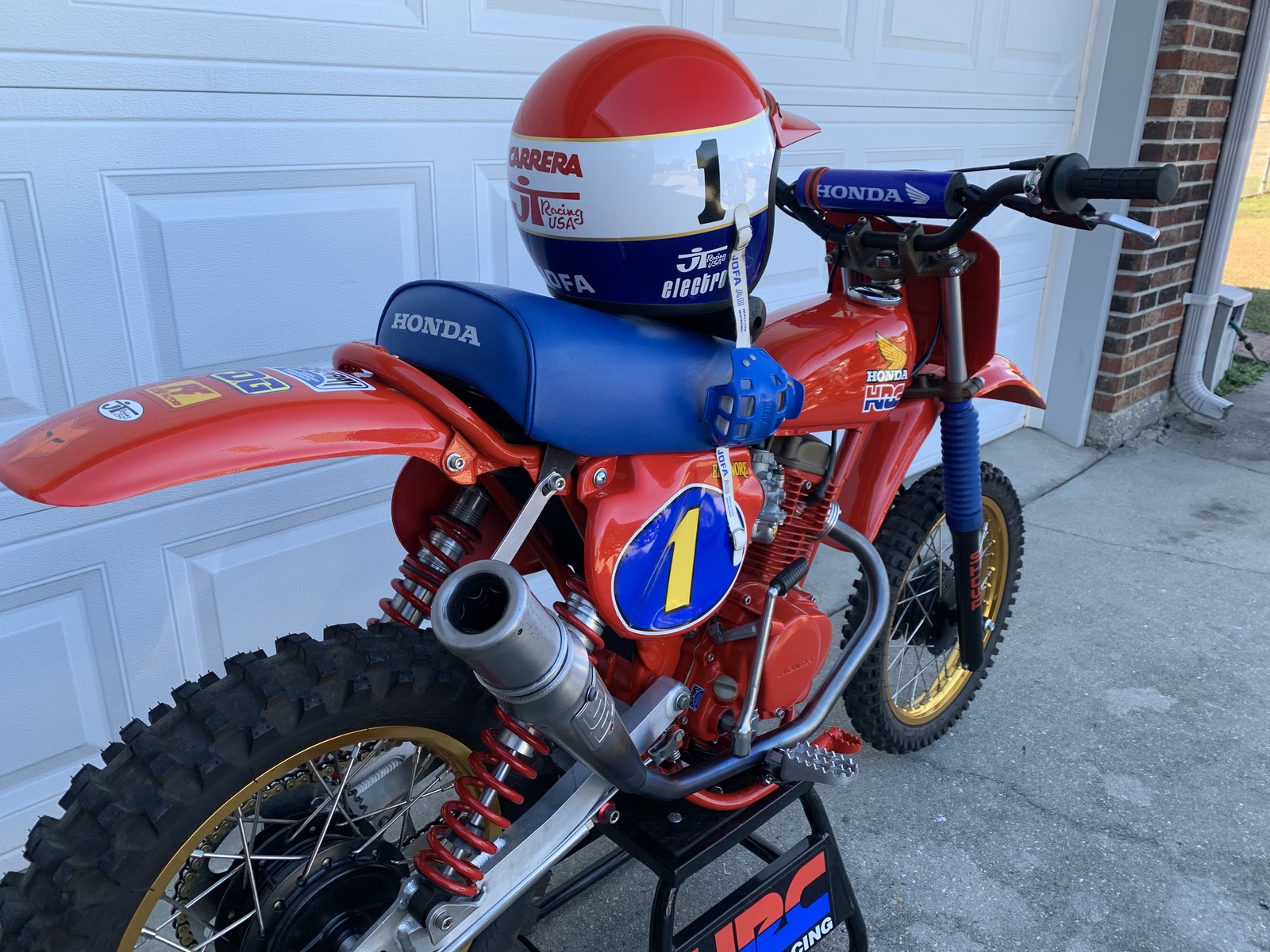 ホンダ XR75 77 - 78 ファイティングレッドフロント＆リアフェンダーマッドガードキット バイクパーツ 部品 互換品 カスタム アクセサリー BaT Auction: 1977 Honda XR75 at No Reserve