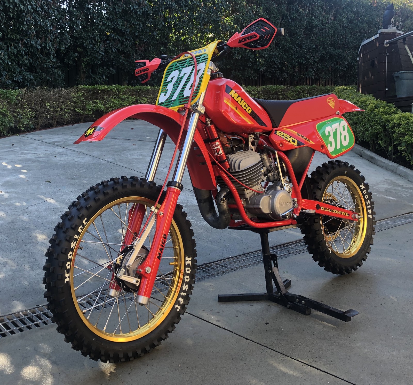 まいこ　インディゴ23 Montigo DelRay 38 Square Direct-Vent Gas Fireplace - DRSQ38NI