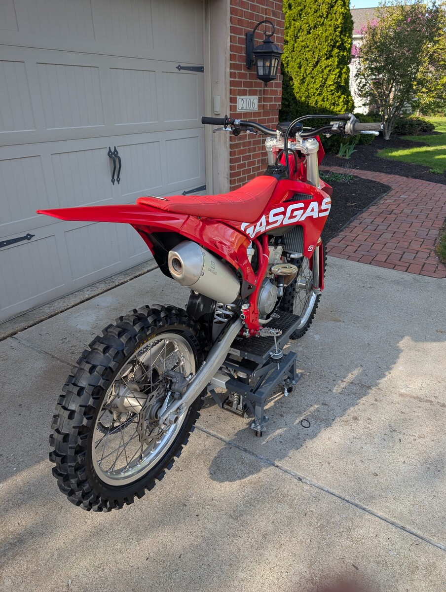 1000002377 0.jpg?VersionId=fe23vY75uU5Ues