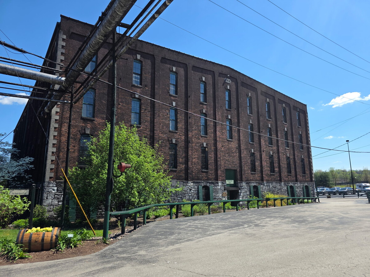 6520.jpeg?VersionId=ZLTOkQ2d