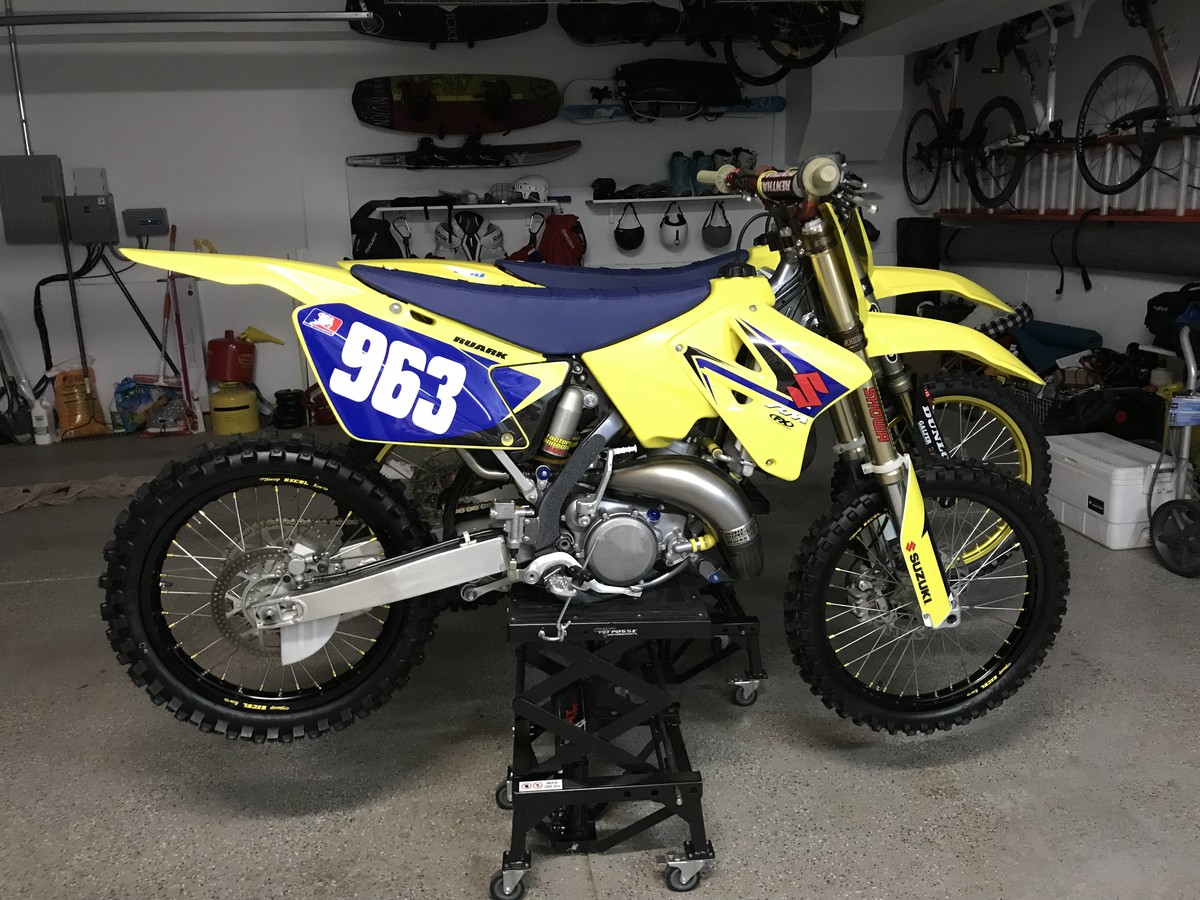 Rm 85 Suzuki 125 Stroke Top Speed SUZUKI 'ENVISION PINK' KIT Rival - Main Image