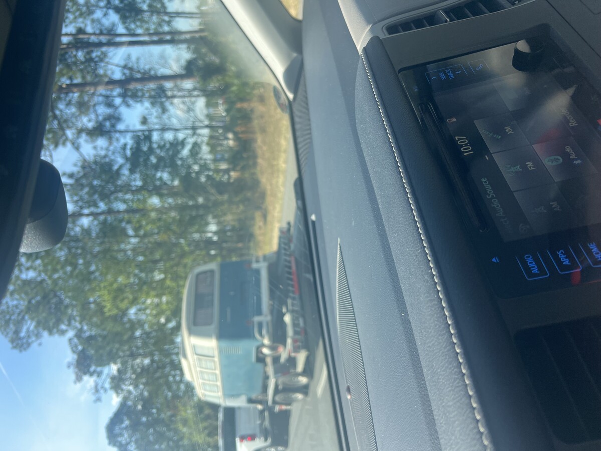 IMG 2570 4.jpeg?VersionId=F QHiGiI