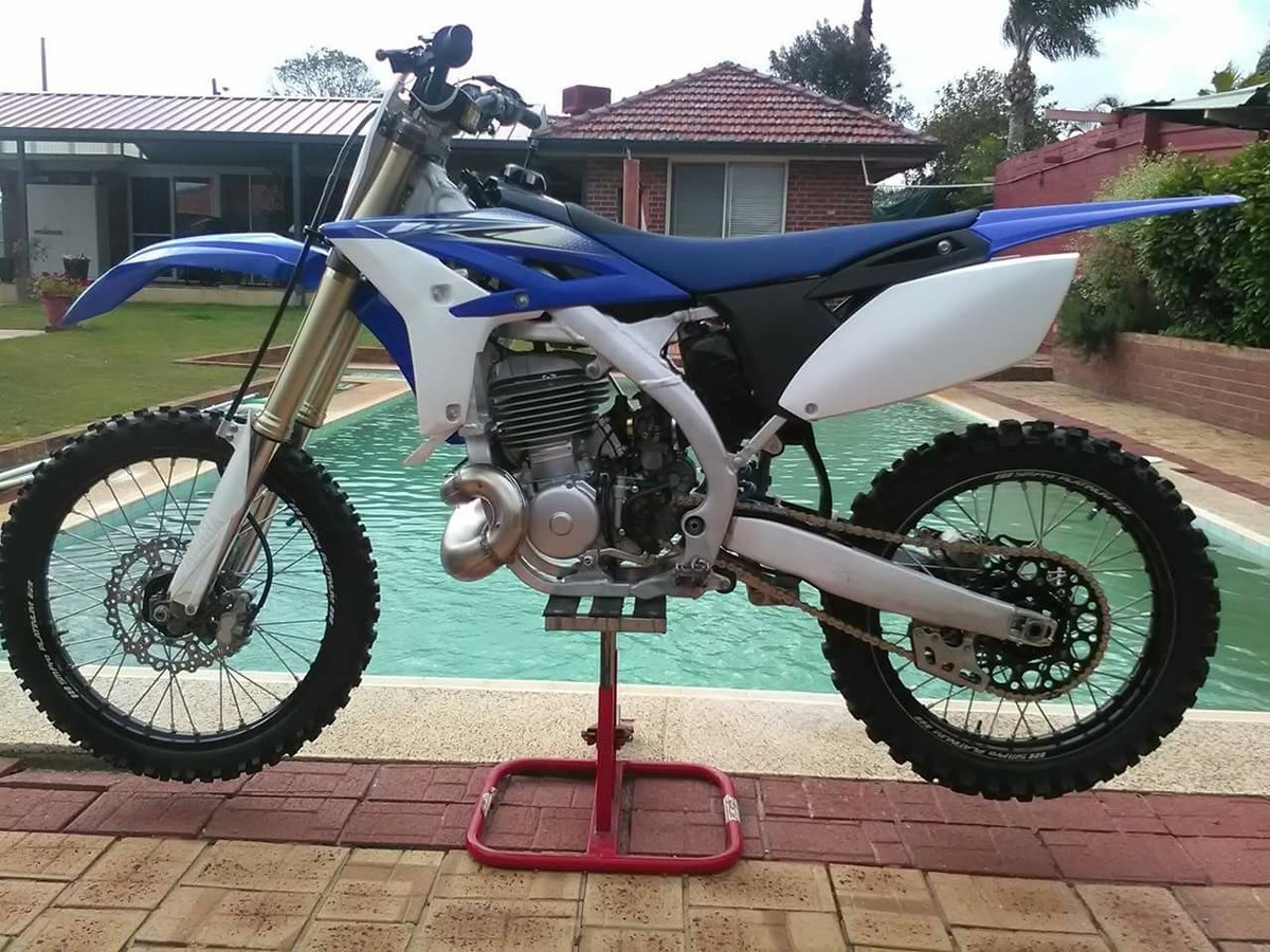 WR500 engine in YZF chassis - LH side