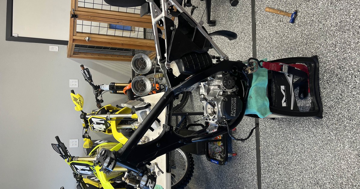 rm 100 dirt bike